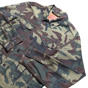 Levi's Camo Trucker Jacket Mens Size M Green Brown Woodland Camouflage